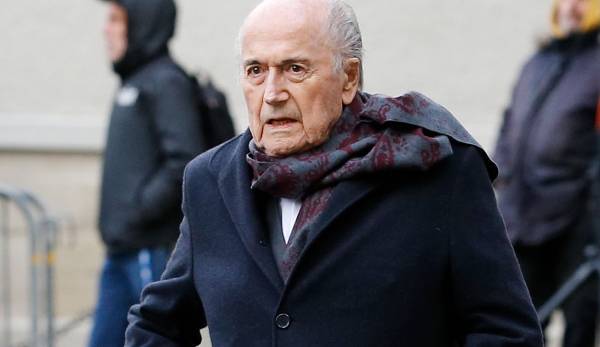 Sepp Blatter kritisiert die Ethikkommission der FIFA.
