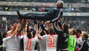 Nicht möglich gewesen wäre dieses magische Jahr der Münchner wohl ohne den Trainer: Jupp, Jupp, Jupp ... Heynckes, der kurz darauf seine Karriere (vorerst) beendete.