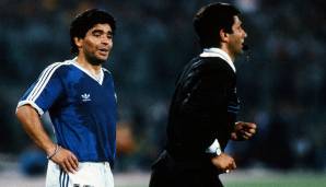 "Dieser Junge sieht weniger als Andrea Bocelli." (Maradona vergleicht nach einem Spiel als Coach von Gimnasia y Esgrima La Plata Schiri Fernando Espinoza mit dem blinden Star-Tenor Bocelli)