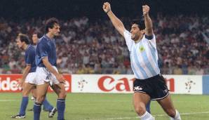Argentinien - Italien 4:3 i. E. (am 3. Juli 1990, Weltmeisterschaft): In seinem Wohnzimmer im San Paolo geht es für Argentinien im Halbfinale gegen den Gastgeber. Neapel ist gespalten, Maradonas Team siegt in einem dramatischen Elferschießen.