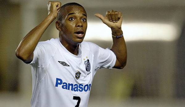 Bis zum Alter von 21 Jahren spielte Robinho bei seinem Heimatklub, dann zog es ihn zu Real.
