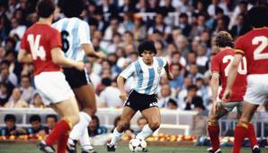 DIEGO MARADONA: Der argentinische Jahrhundertfußballer, Weltmeister von 1986, der am 25. November 2020 im Alter von gerade 60 Jahren verstarb, nimmt für Alonso eine absolute Sonderrolle ein.