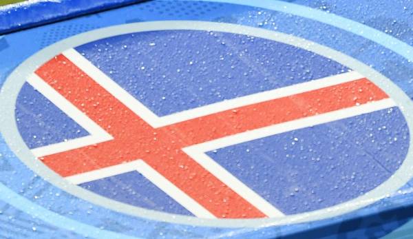 Ein isländischer Nationalspieler soll mehrere Frauen sexuell belästigt haben. Gundi Bergsson, Präsident des Fußballverbandes, ist nun zurückgetreten.