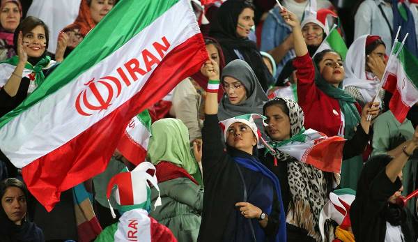 Im Iran ist Frauen der Zutritt zu Fußballstadien generell untersagt.