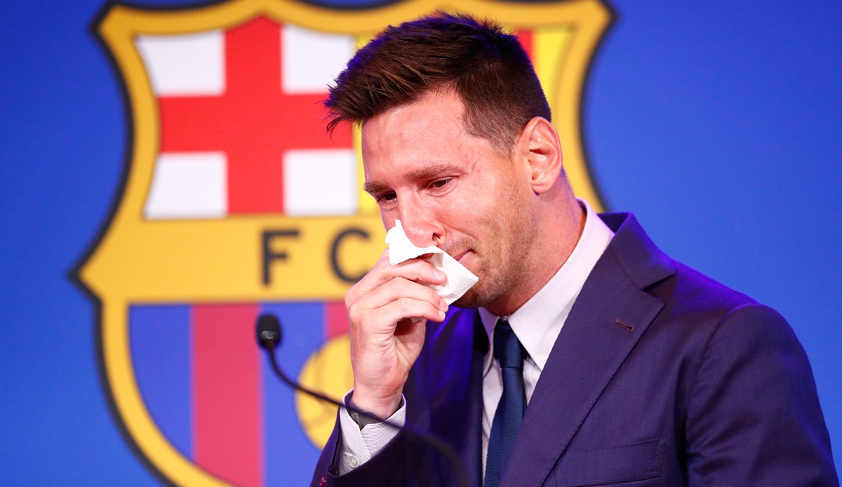 Barcelona befindet sich in der größten Krise der Vereinsgeschichte. 1,35 Milliarden Euro Schulden, kein Lionel Messi und sportlich läuft es bescheiden. Ein Grund: die verheerende Transferpolitik. SPOX zeigt die kuriosesten Einkäufe des Jahrtausends.
