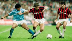 CARLO ANCELOTTI - Als Spieler: 160 Spiele von 1987 bis 1992 für den AC Mailand: Fünf Jahre lang dirigierte er das Mittelfeld der Rossoneri und war für sein Ballgespür und seine Führungsqualitäten bekannt. Gewann unter anderem zweimal den Scudetto.