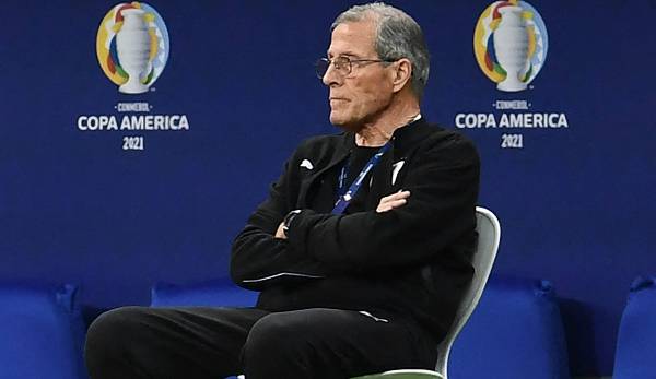Nach 15 Jahren am Stück ist Oscar Tabarez als Trainer der uruguayischen Nationalmannschaft entlassen worden.