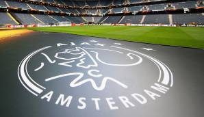 Rekordmeister Ajax Amsterdam hat gegen die offiziell in den Niederlanden geltenden Corona-Quarantäne-Regeln verstoßen.