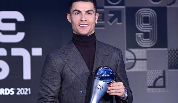 Cristiano Ronaldo ist zwar nicht FIFA-Weltfußballer des Jahres 2021 geworden, Grund zu feiern hatte der portugiesische Superstar von Manchester United aber dennoch - und das gleich doppelt.