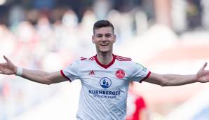TOM KRAUß: Der 20-Jährige, zuletzt von RB Leipzig an den 1. FC Nürnberg ausgeliehen, wird für eine Spielzeit an den FC Schalke 04 verliehen. Hält S04 in der nächsten Saison die Klasse, wird Krauß fest verpflichtet und erhält einen Vertrag bis 2027.
