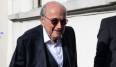 Sepp Blatter kam gut gelaunt zum ersten Tag des Prozesses gegen ihn und Michel Platini.