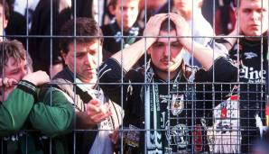 Borussia Mönchengladbach 1999: Nach ruhmreichen Jahrzehnten rutschte die Borussia in den 90ern ins Mittelmaß und in der Saison 1998/99 schließlich bis ans Tabellenende ab.