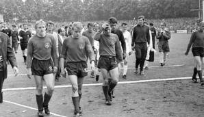 1. FC Nürnberg 1969: Alle Abstiege des Clubs nachzuzeichnen, sprengt den Rahmen. Das Kunststück von 68 aber verdient Beachtung, denn als erster und einziger Verein schafften es die Mittelfranken, als deutscher Meister in die Zweitklassigkeit abzustürzen.