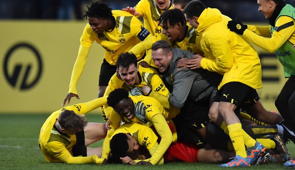 Die U19-Mannschaft von Borussia Dortmund sicherte sich das Viertelfinalticket mit einem Sieg über Paris Saint-Germain.