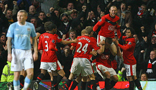 Manchester United jubelte durch einen späten Rooney-Treffer über den Finaleinzug