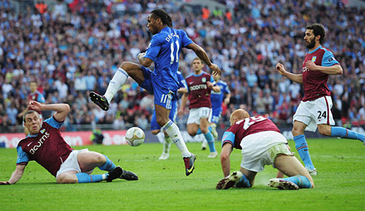 Didier Drogba erzielte das 1:0 für den FC Chelsea gegen Aston Villa