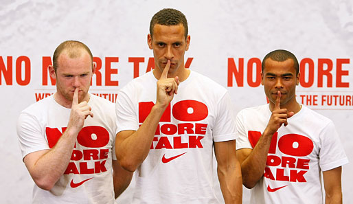 Ein englisches Triumvirat: Wayne Rooney, Rio Ferdinand und Ashley Cole