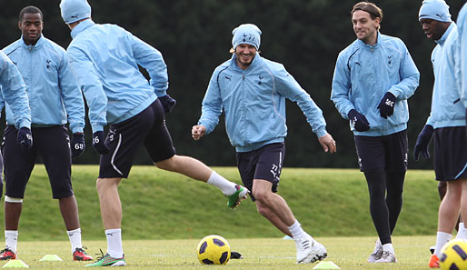 David Beckham (M.) trainiert derzeit bei den Tottenham Hotspur mit