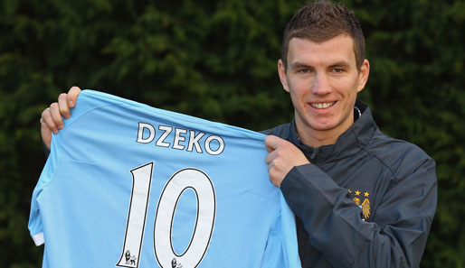 Edin Dzeko spielt bei Manchester City mit der Rückennummer 10