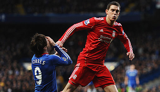 Fernando Torres (l.) verlor sein erstes Spiel mit Chelsea ausgerechnet gegen Liverpool