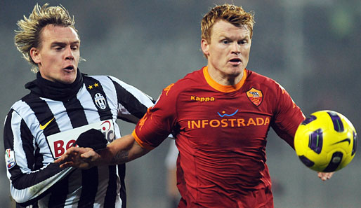 John Arne Riise (r.) wechselt von der AS Roma zum FC Fulham, wo auch sein Bruder spielt
