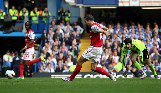 Arsenals Robin van Persie schoss Chelsea im Derby mit einem Dreierpack fast im Alleingang ab