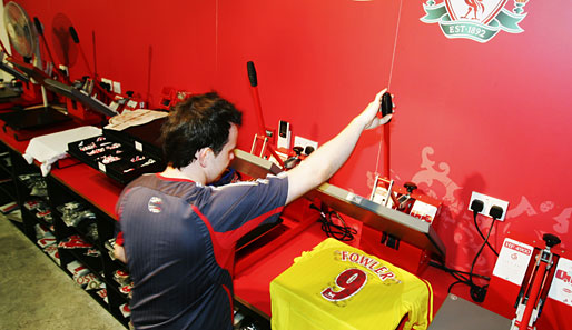 Die Trikots des FC Liverpool werden jetzt von Warrior Sport designt