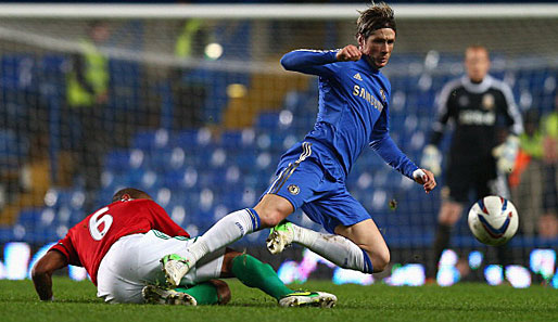 Bekommt beim FC Chelsea Fernando Torres (r.) im Sturm den Vorzug vor Demba Ba?