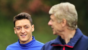 Mesut Özil lobt seinen Trainer Arsene Wenger