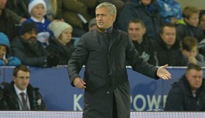 Jose Mourinho übernimmt könnte Louis van Gaal nach Saisonende ablösen