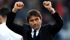 Antonio Conte steht mit Chelsea London an der Tabellenspitze der Premier League