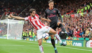 Mesut Özil steht nach Arsenals Pleite bei Stoke im Zentrum der Kritik
