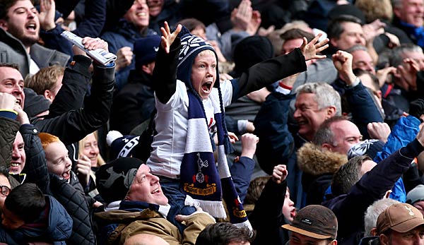 Tottenham-Fans bejubeln einen Derby-Sieg gegen den FC Arsenal