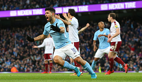 Mit einem Doppelpack binnen zwei Minuten brachte Sergio Aguero Manchester City auf die Siegerstraße