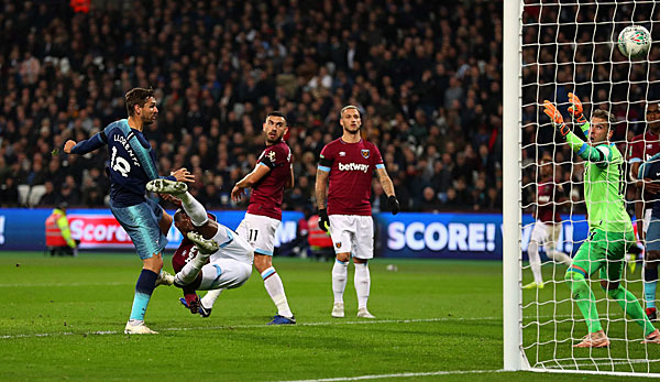 Fernando Llorente erzielte das entscheidende 3:1 für die Spurs im League-Cup-Duell gegen West Ham.