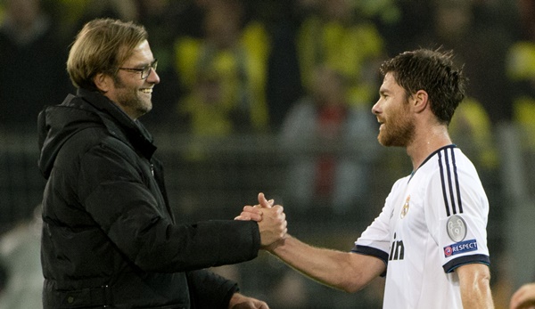 Xabi Alonso hält Jürgen Klopp für den aktuell weltbesten Trainer.