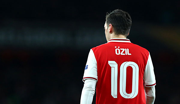 Mittelfeldspieler Mesut Özil wird mindestens bis zum Ende seines aktuellen Vertrags im Sommer 2021 beim FC Arsenal bleiben. Das bestätigte nun sein Berater Dr. Erkut Sögüt.