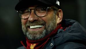 Jürgen Klopp ist mit dem FC Liverpool Tabellenführer in England. Derzeit muss die Liga allerdings pausieren.