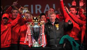 Mit der Meisterschaft in der Saison 2012/13 und damit 13 Premier-League-Triumphen unter Trainer Sir Alex Ferguson endete die nationale Dominanz von Manchester United. SPOX zeigt Euch den damaligen Kader der Red Devils.