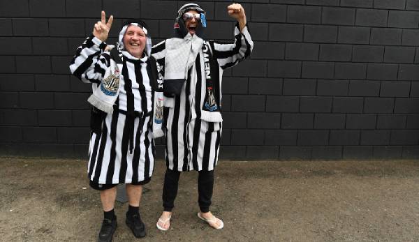 Viele Fans der Magpies kamen für das Spiel gegen Tottenham als Scheich verkleidet.