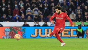 Leicester-Keeper Kasper Schmeichel verhindert den Rückstand und pariert Mohamed Salahs Elfmeter.