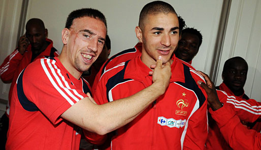 Franck Ribery (l.) vom FC Bayern München und Karim Benzema von Olympique Lyon