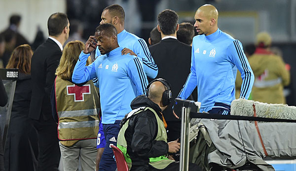 Patrice Evra hatte im Vorfeld des Europa-League-Spiels gegen Vitoria Guimaraes einen Fan getreten