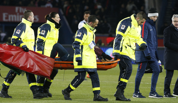PSG-Superstar musste verletzt vom Platz getragen werden.
