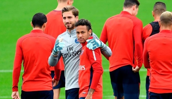Kevin Trapp und Neymar spielen gemeinsam für Paris Saint-Germain in der Ligue 1