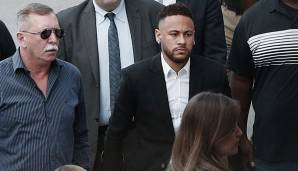 Der brasilianische Sportdirektor Leonardo von Paris Saint-Germain wartet weiterhin auf ein Angebot für den wechselwilligen Offensivstar Neymar.