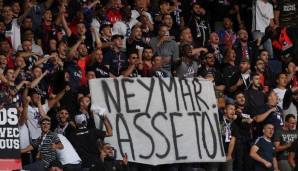 Fans von Paris Saint-Germain zeigen ihren Unmut über die Wechselgedanken von Neymar.