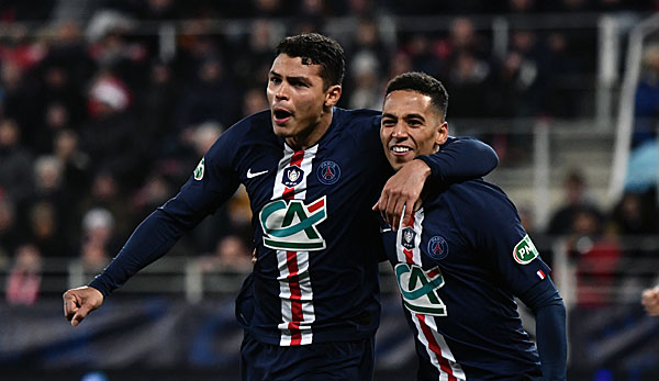 Thiago Silva feiert den Einzug ins Pokal-Halbfinale mit Paris St. Germain.