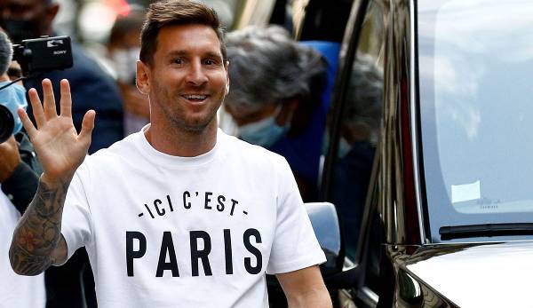 Lionel Messi wurde am Dienstag feierlich in Paris empfangen.