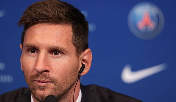 Der sechsmalige Weltfußballer Lionel Messi verließ FC Barcelona und wartet nun auf sein Debüt bei PSG.
